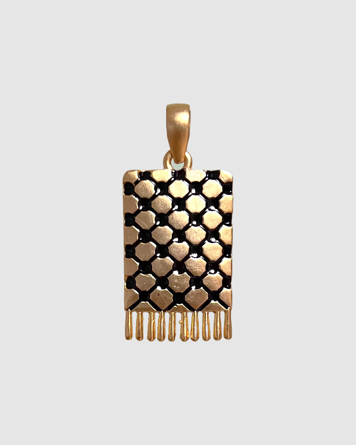 Kufiya pendant with chain
