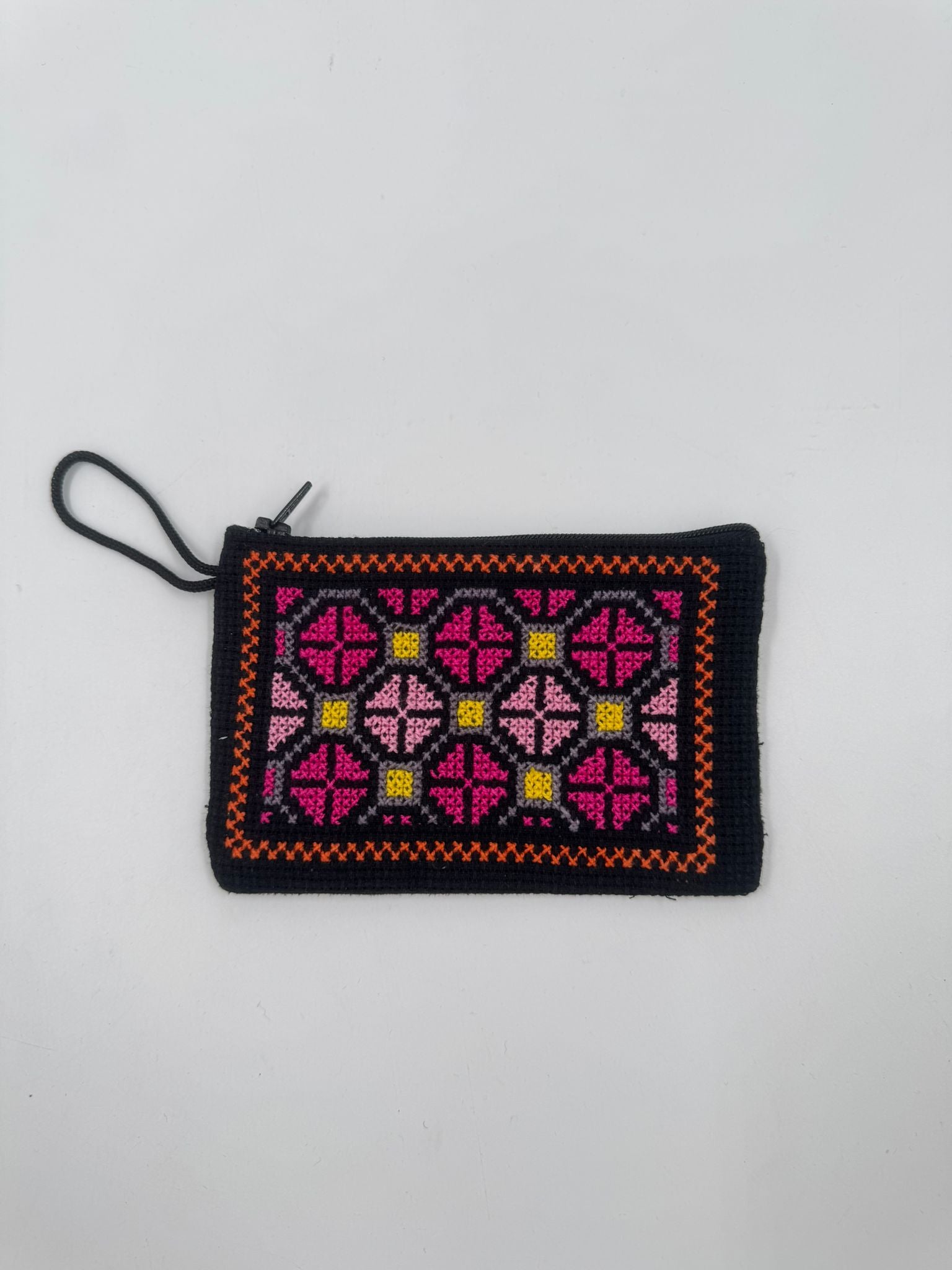 Håndbroderet pung med Tatreez 1