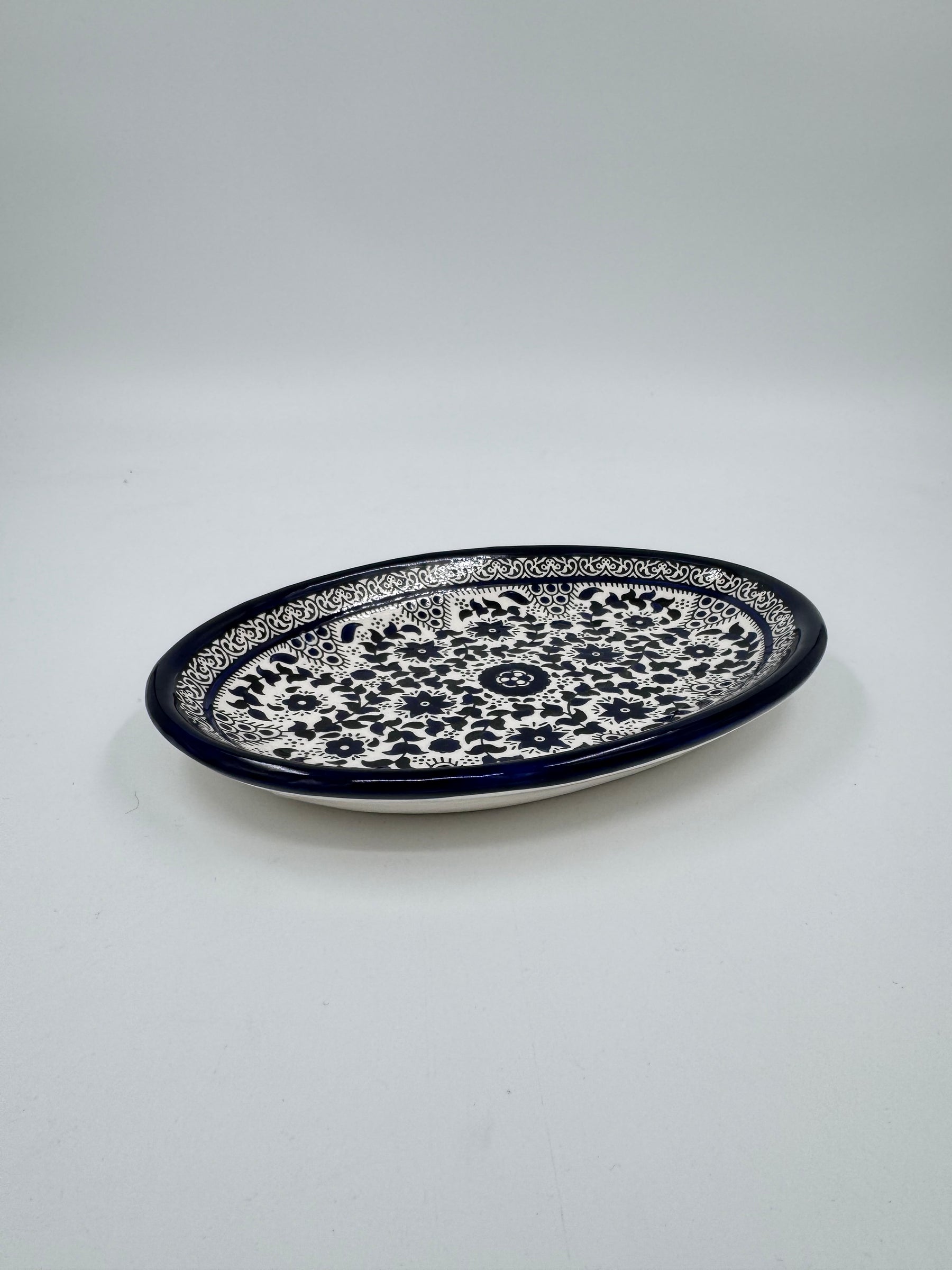 Oval Tray 22x15 cm