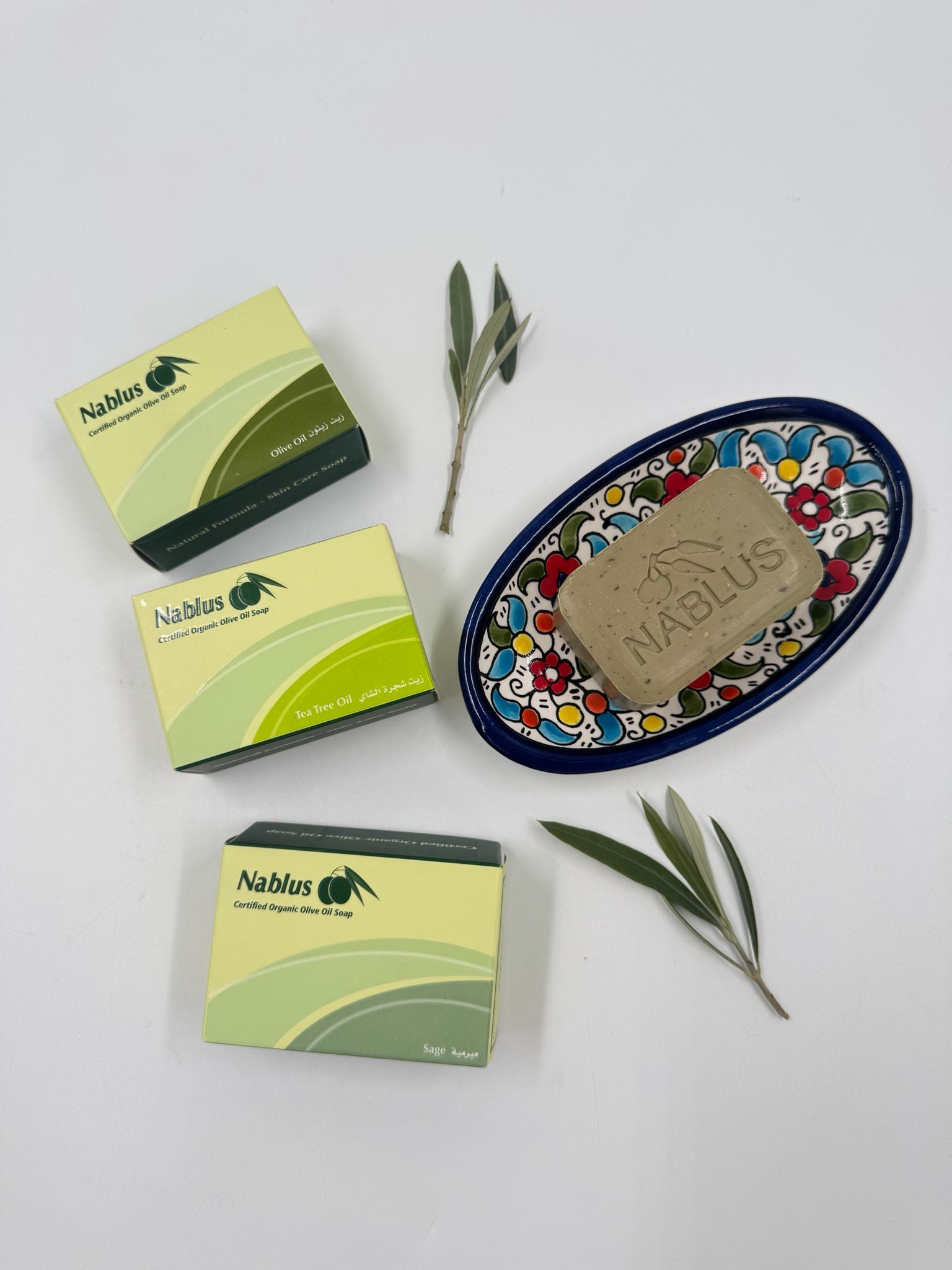 Palestinian Essentials – 3 Nablus Sæber + Al-Khalil Keramik Sæbeholder (Oval)